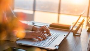 how to get your first client in freelancing in 2025